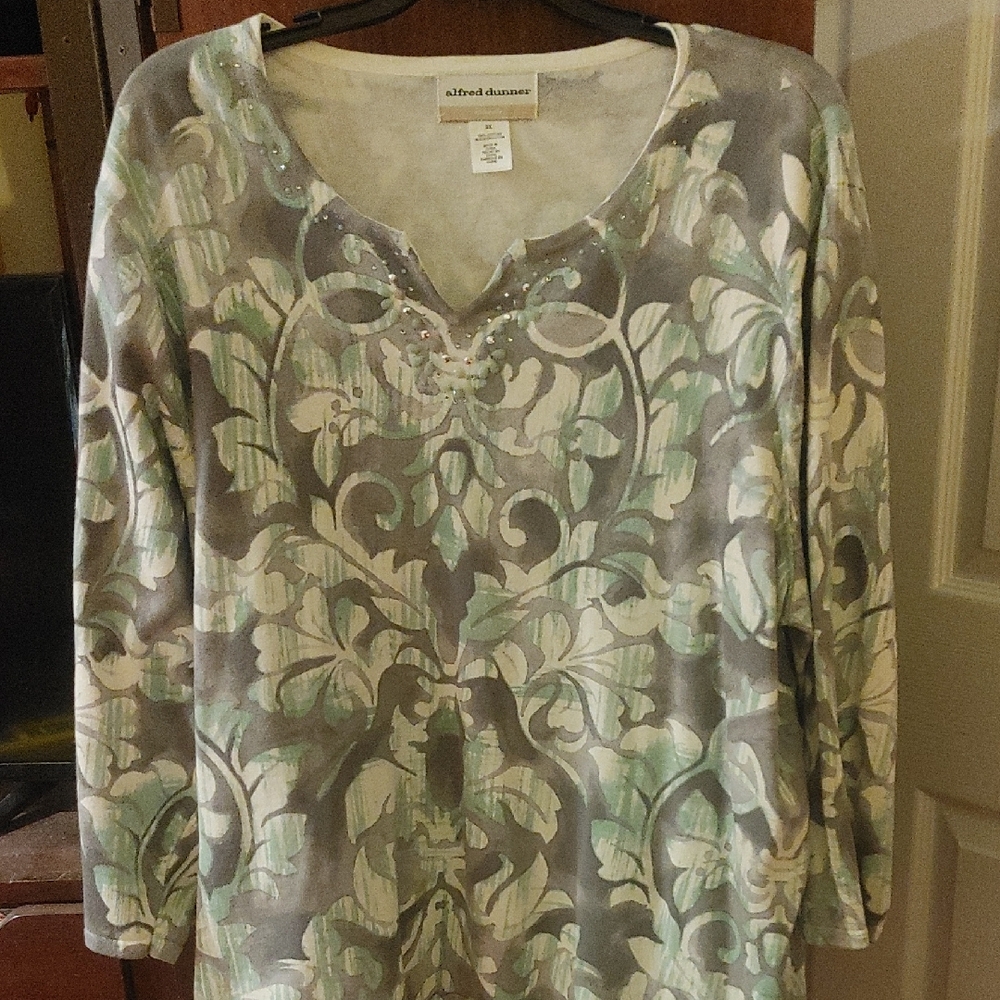 Alfred Dunner Elegant Gray and Mint Top